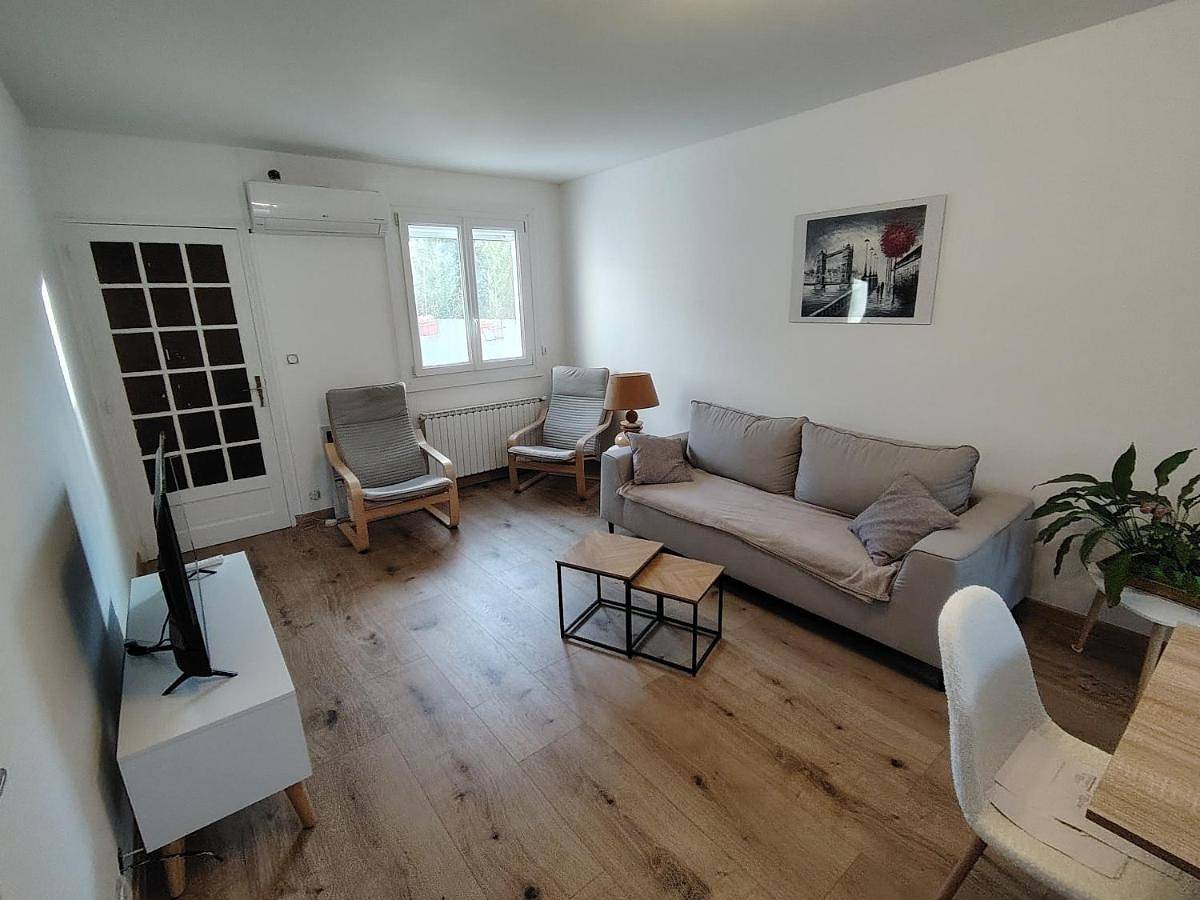 Three-Bedroom House in Balaruc-les-Bains, Côte méditerranéenne (France)