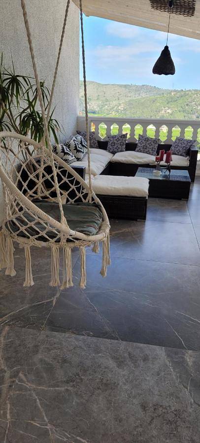 Gîte pour 2 personnes, avec vue ainsi que jardin et piscine à Gandia - 3