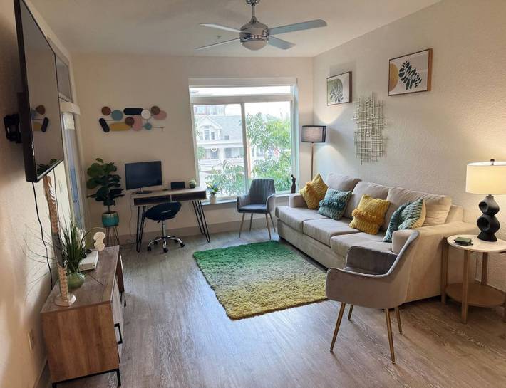 Apartamento de vacaciones para 4 personas, con jacuzzi y balcón, Se admiten mascotas en San Antonio