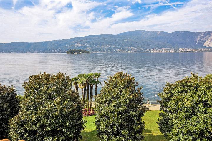 Ferienwohnung für 6 Personen, mit Balkon und Seeblick sowie Ausblick in Pallanza