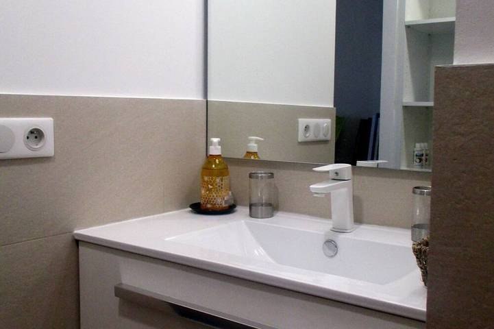 Location de vacances pour 6 personnes, avec terrasse et piscine ainsi que jacuzzi et jardin, animaux acceptés dans Marcoux - 4