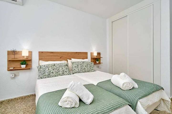 Appartement entier, Nerja Beachfront Apartment Sea Views and Balcony in Torrijos, Province de Tolède