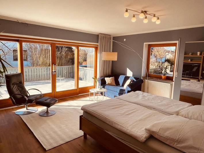 Ferienwohnung für 4 Personen, mit Balkon und Terrasse sowie Garten und Ausblick in Haundorf