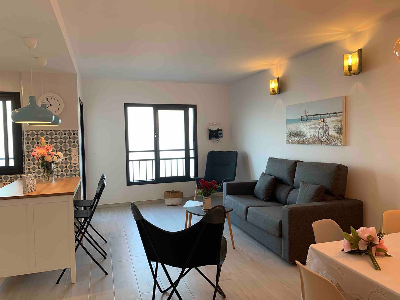 Entire apartment, Apartment 'Apartamento Frontal Primera Linea' with Sea View, Wi-Fi and Air Conditioning in Los Boliches, Fuengirola