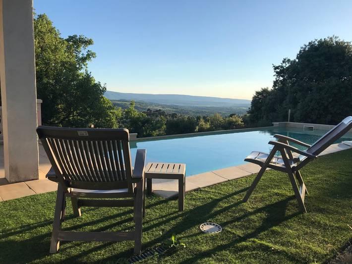 Gîte pour 4 personnes, avec terrasse ainsi que jardin et piscine à Apt - 2