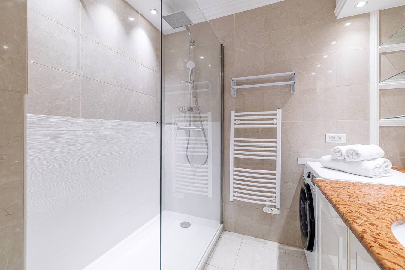 Entire apartment, 93 Verdun in Saint-Laurent-du-Var, Cannes region