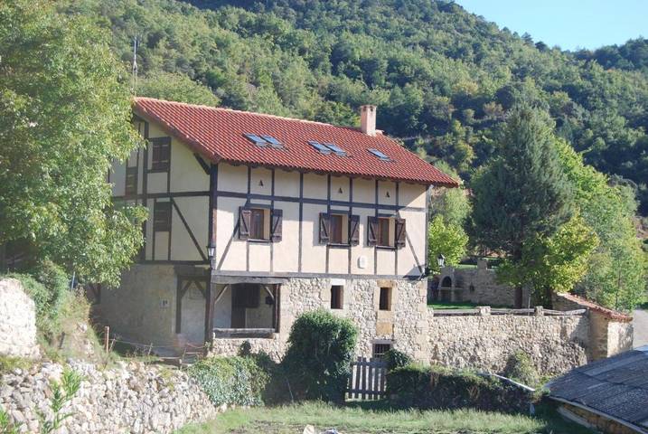 Casa rural para 15 personas, con piscina además de jardín y vistas, Se admiten mascotas - 1
