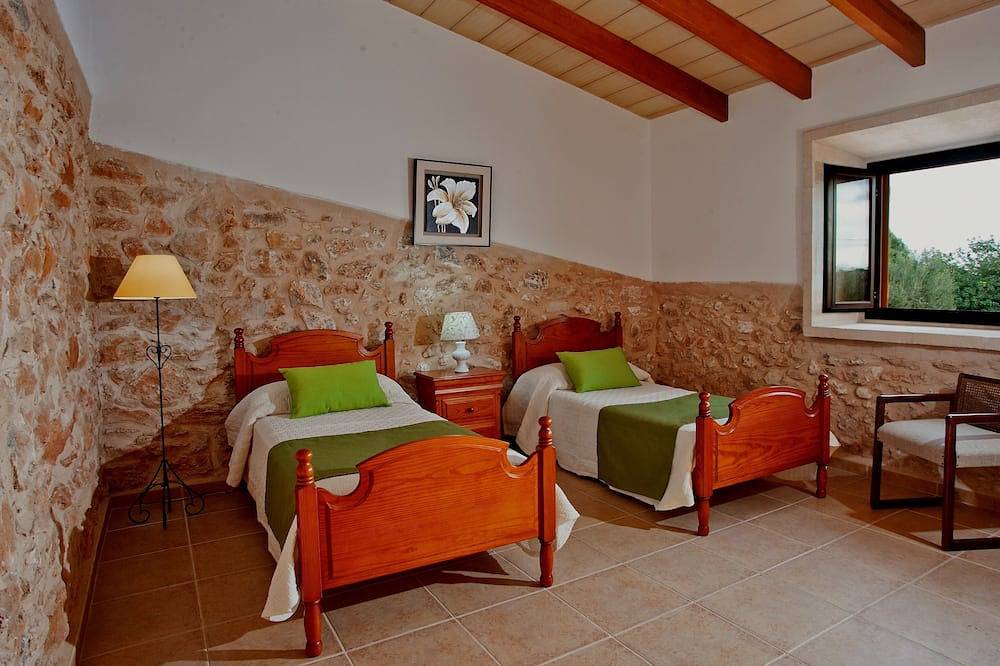 Ses Salines: Casa Rural Típica Mallorquina. 6 Personas. Piscina, Wifi Y Tv Sat. in Ses Salines, Mallorca Sur