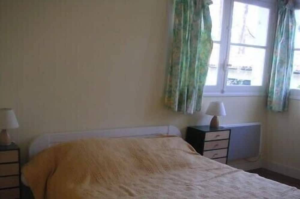 Villa in les abatilles area, quiet dead-end street, house with garden in Le Moulleau, Arcachon