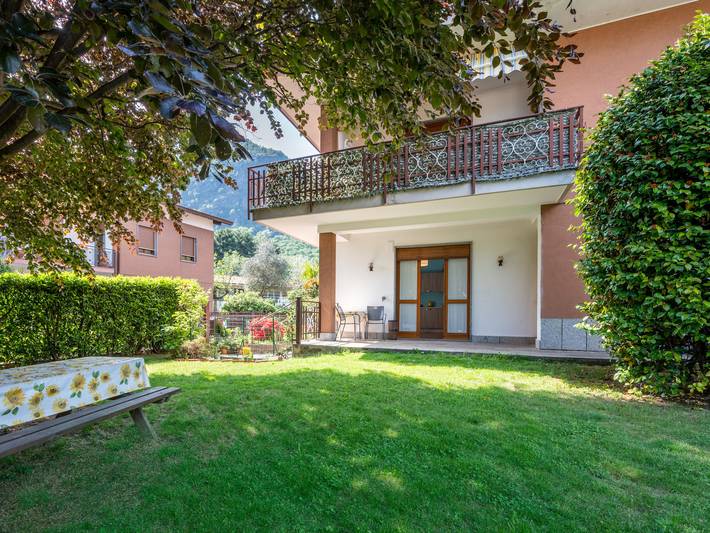 Ferienwohnung für 2 Personen, mit Terrasse und Garten in Omegna