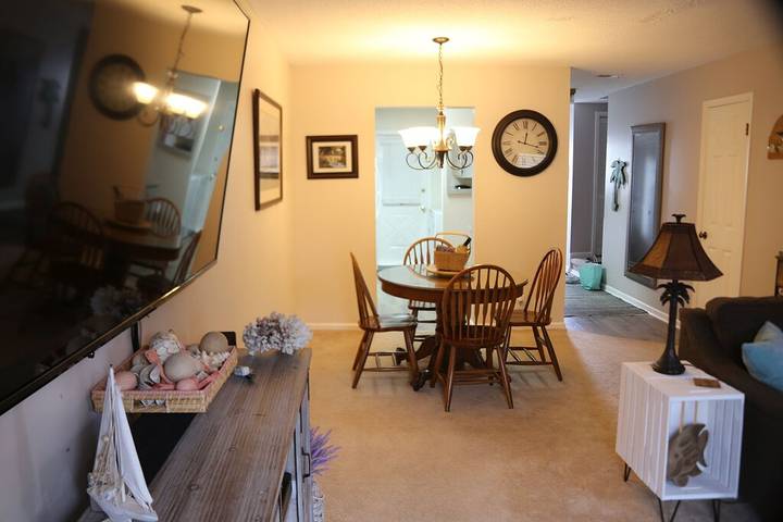 Vacation rental for 5 people, with pool and terrace in St. Simons Island