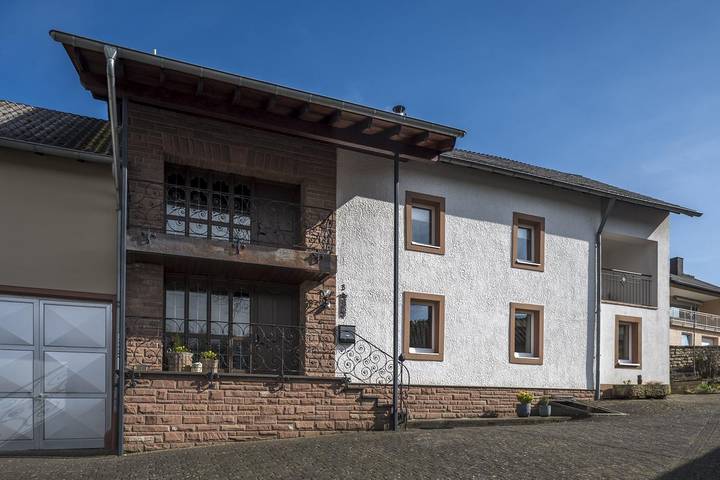 Ferienhaus für 6 Personen, mit Balkon und Terrasse sowie Garten und Sauna in Meckel