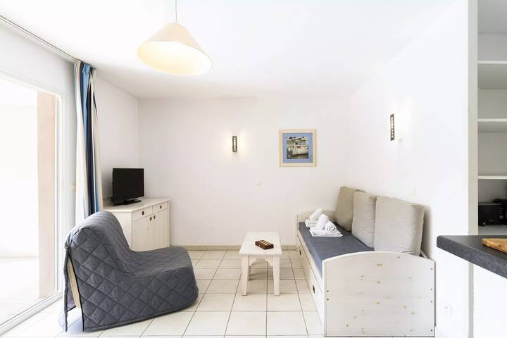 Gîte pour 6 personnes, avec piscine dans La Coudoulière - 2