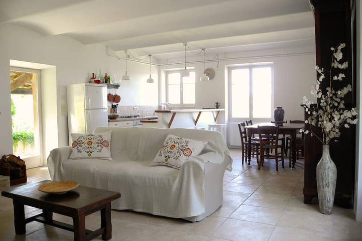 Gîte pour 7 personnes, avec terrasse et jardin à Saint-Pierre-Saint-Jean - 2