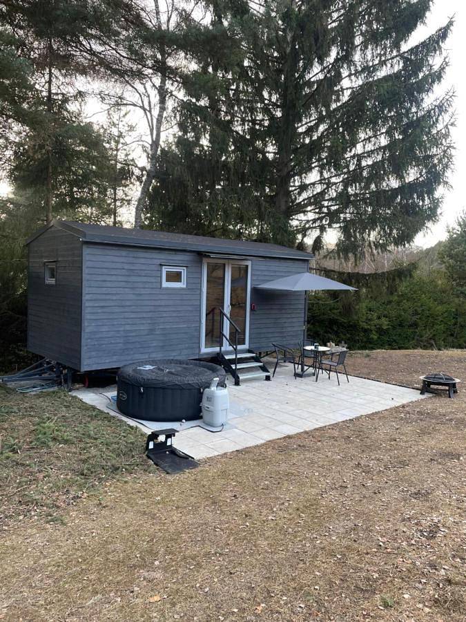 Zelt für 2 Personen, mit Whirlpool und Terrasse sowie Garten und Ausblick in Langendorf