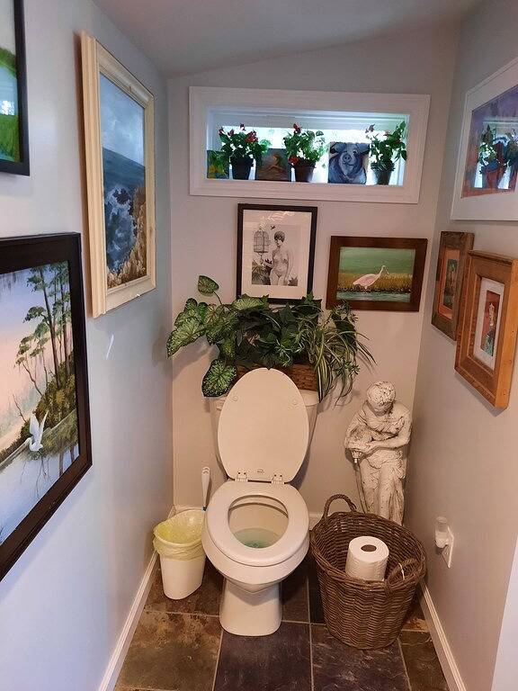 The Artist's Cottage is the ideal home away from home! in Wilmington, New Hanover County