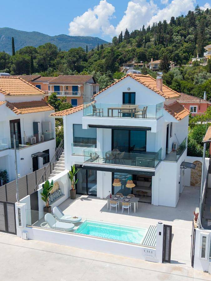 Ciel Seafront Suites - Lefkada in Ligia, Grèce