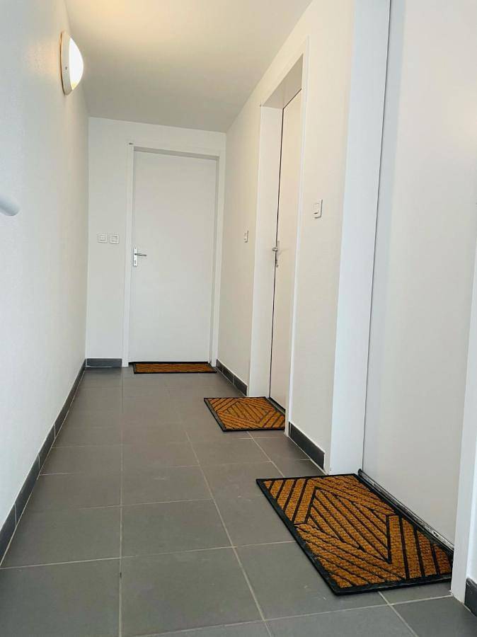 Appartement entier, Loft 60m2 2-4 personnes avec garage et wifi 3 Rue St Joseph St Etienne proche centre-ville in Saint-Étienne, Loire