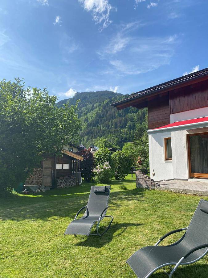 Three-Bedroom Chalet in Zell am See, Pinzgau