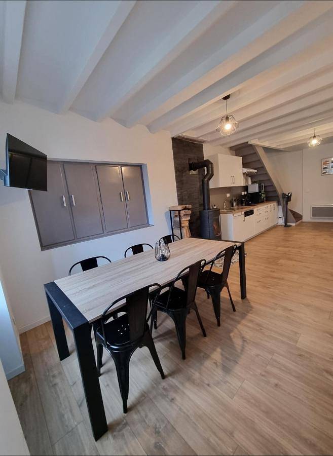 Location de vacances pour 6 personnes, avec terrasse à Nébouzat