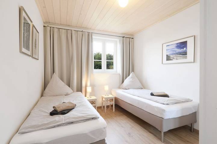 Fräulein Meer - Dein Ferienhaus auf Rügen: Familienurlaub für 6 P. + 2 Kleinkin. in Altefähr, Rügen