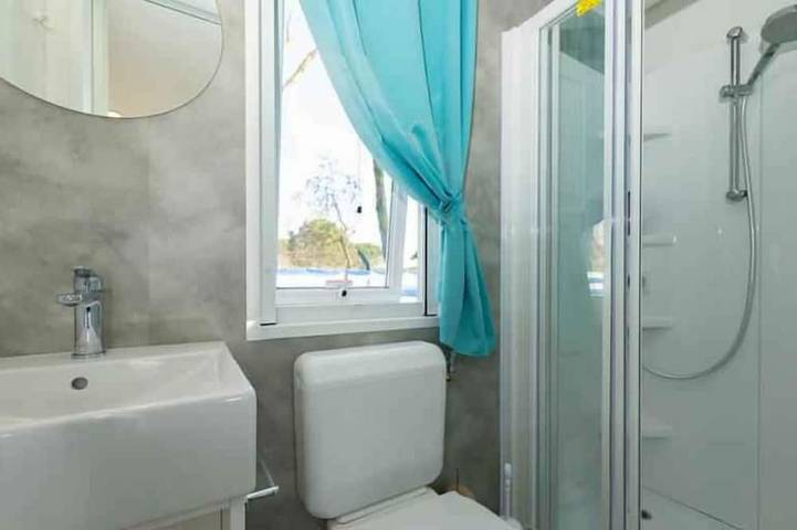 Mobil-home avec climatisation et véranda en bois in Cesenatico, Province de Forlì-Cesena