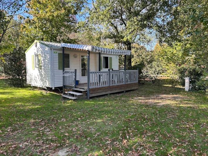 Mobil home pour 5 personnes, avec jacuzzi ainsi que bassin pour enfant et sauna à Apremont - 3