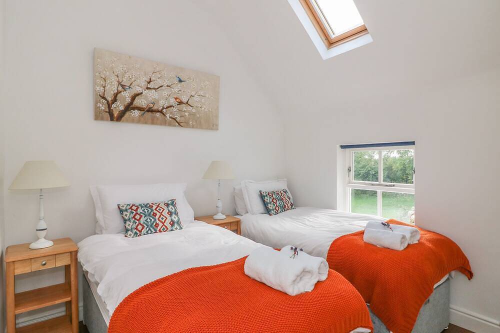 The Old White Cottage, pet friendly in Shillelagh, County Wicklow in County Wicklow