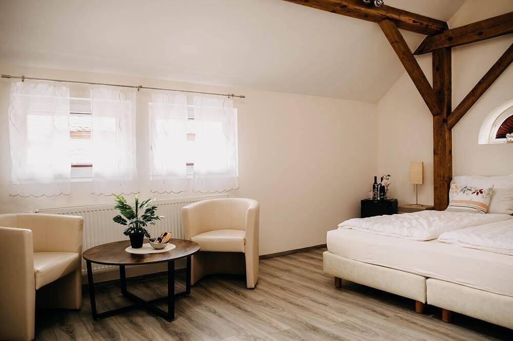 Doppelzimmer Superior 4P - Altstadt-Residenz in Wachenheim, Pfälzer Rheinebene