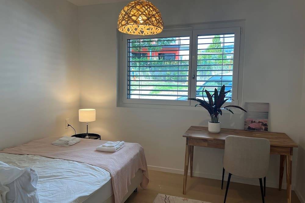 Ganze Wohnung, Luxury lakeside home Geneva Lausanne in Rolle, Genfer See
