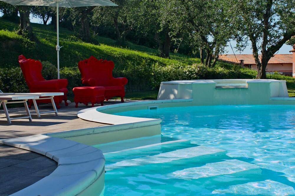 Appartamento intero, Appartamento Bucaneve - 2 camere, piscina, A/C, wifi, 14 km spiagge, Marche in Pesaro, Valle del Metauro