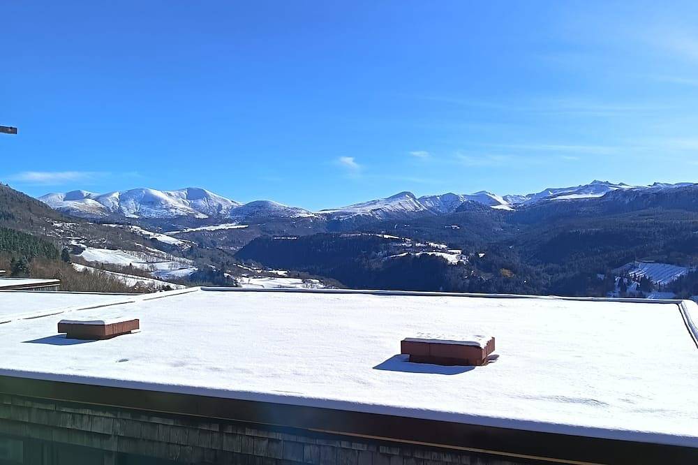 Entire apartment, Superb view from duplex apartment in Murat-le-Quaire, Volcans d'Auvergne Regional Nature Park