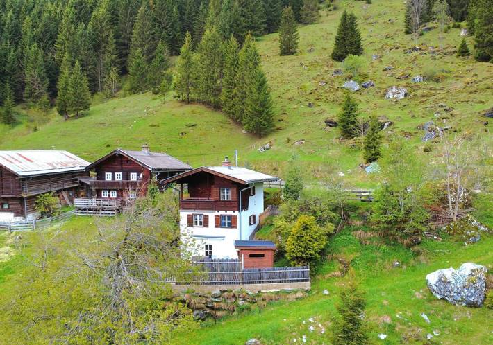 Ferienhaus für 6 Personen, mit Balkon und Terrasse sowie Garten und Sauna in Hüttschlag