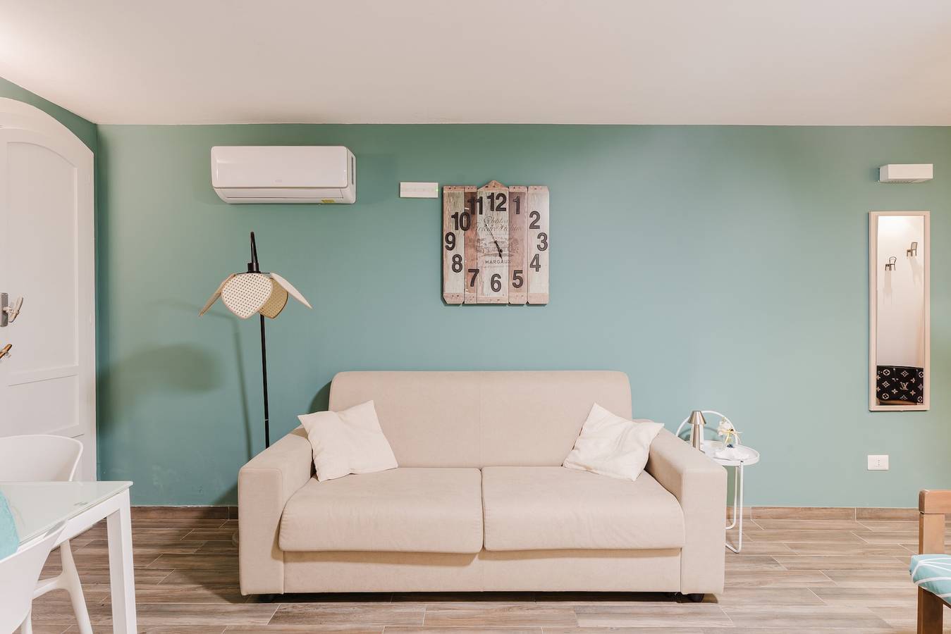Entire studio, Loft 'Benny - Mazara Del Vallo' with Wi-Fi and Air Conditioning in Mazara del Vallo, Trapani Province