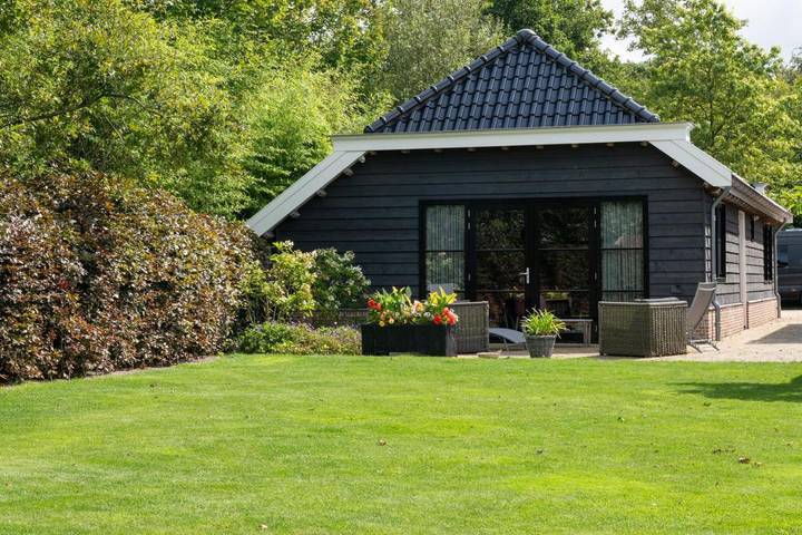 Vakantiewoning voor 4 personen, with Terras and Tuin as well as Uitzicht in Heiloo