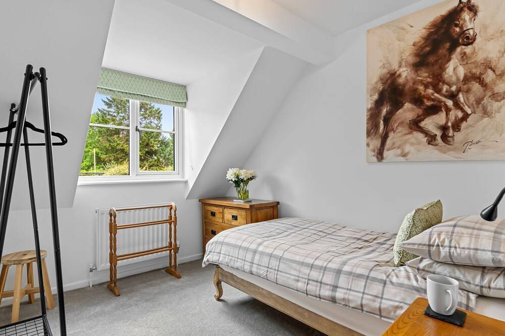 Prestbury Stables, Cheltenham  - sleeps 4 guests in 3 bedrooms in Cheltenham, Gloucestershire
