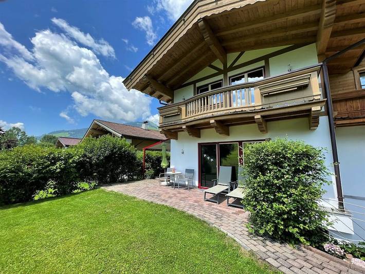 Hütte für 9 Personen, mit Balkon und Terrasse sowie Garten in Brixen im Thale