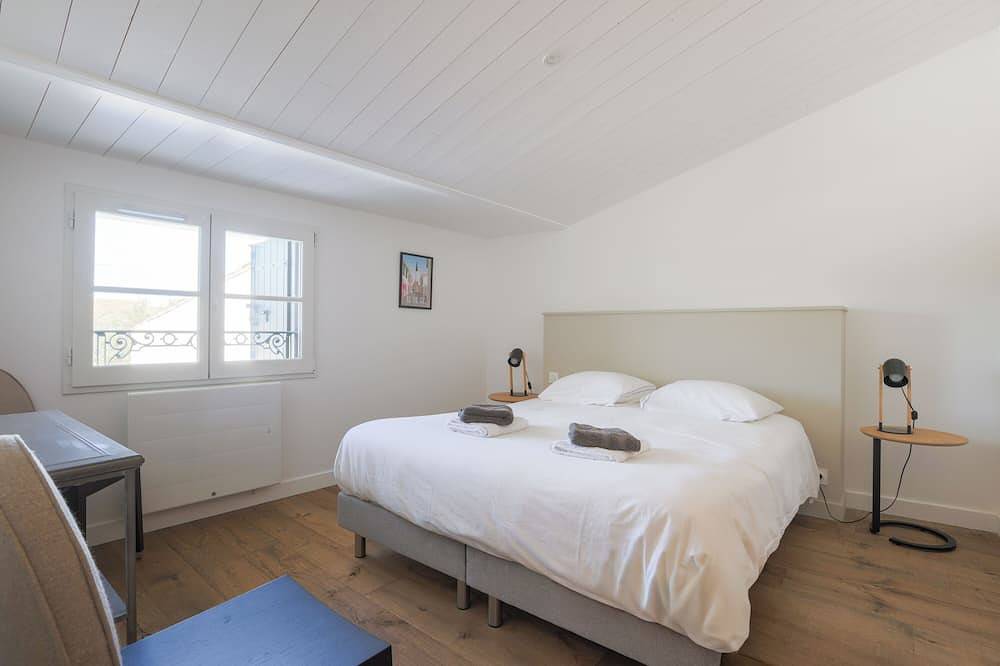 Appartement entier, Superbe Appartement Duplex vue port avec Parking. in La Flotte, Région de La Rochelle