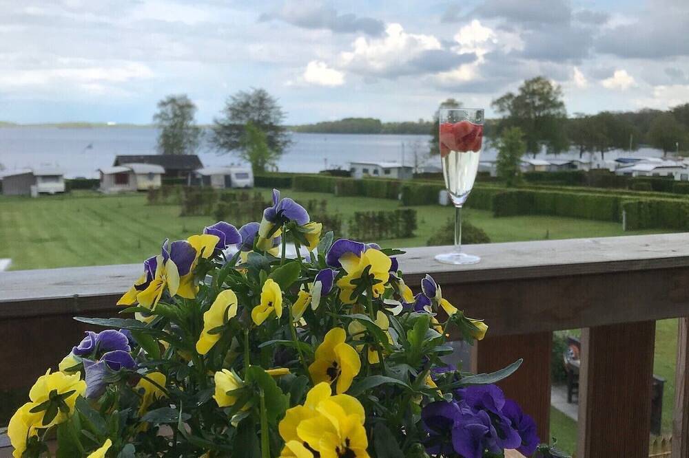 Ganze Wohnung, Traumhafte Ferienwohnung mit Seeblick pur in Dersau, Südliche Ostseeküste