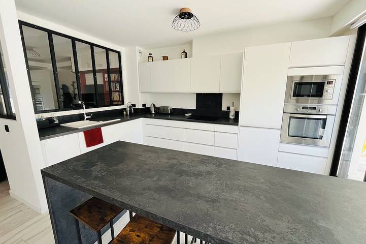 Location de vacances pour 4 personnes, avec piscine à Le Pradet