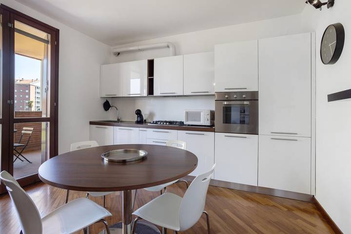 Apartamento inteiro, Apartamento 'La Casa Di Cami' com varanda e Wi-Fi in Agrate Brianza, Brianza