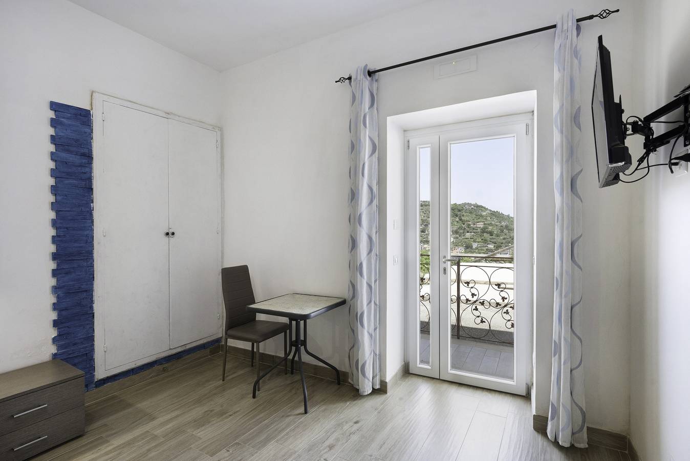 Zimmer 'Napoli Con Vista Vesuvio' mit Bergblick, Wi-Fi und Klimaanlage in Pimonte, Monti Lattari