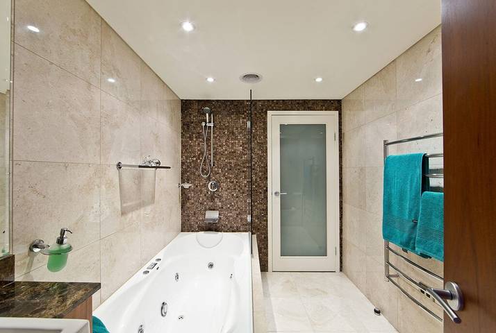 Holiday apartment for 10 people, with hot tub and balcony/terrace as well as terrace in Nelson Bay