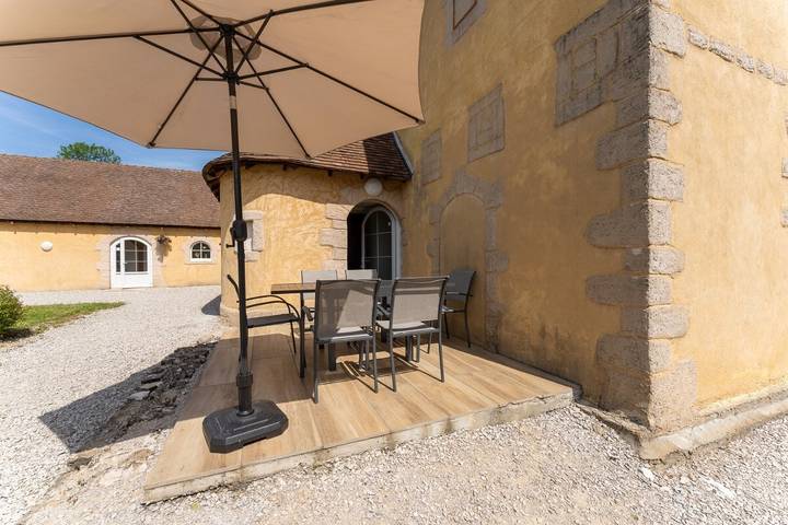 Gîte pour 6 personnes, avec piscine ainsi que jardin et vue à La Châtelaine - 4