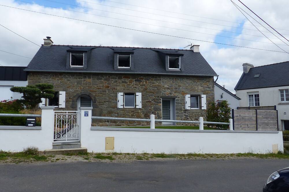Fully renovated farmhouse in village near a typical fishing port in Hôpital-Camfrout, Región de Brest