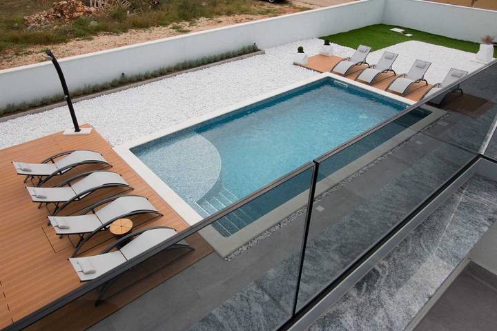 Villa pour 8 personnes, avec balcon à Nin - 4