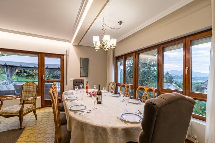 Casa rural 'Casa La Quinta' con vistas a la montaña, piscina climatizada y Wi-Fi in Colindres, Costa de Cantabria