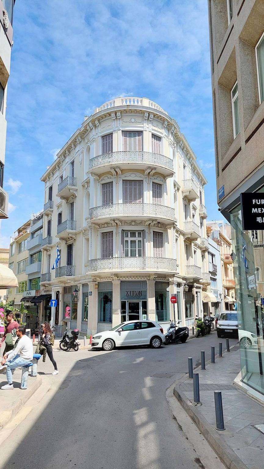 Ganze Wohnung, Elegant apartment under the Acropolis in Zentral-Athen, Athen
