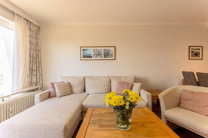 Ganze Wohnung, Moderne Ferienwohnung mit Sauna und beheiztem Innen-Pool in Westerland in Westerland, Sylt (Gemeinde)