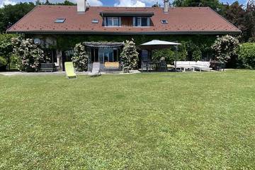 Gîte pour 8 personnes, avec jardin et terrasse à Pringy